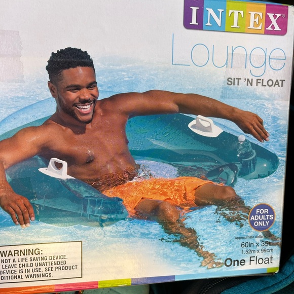 Intex inflatable float lounge bundle - Picture 2 of 2